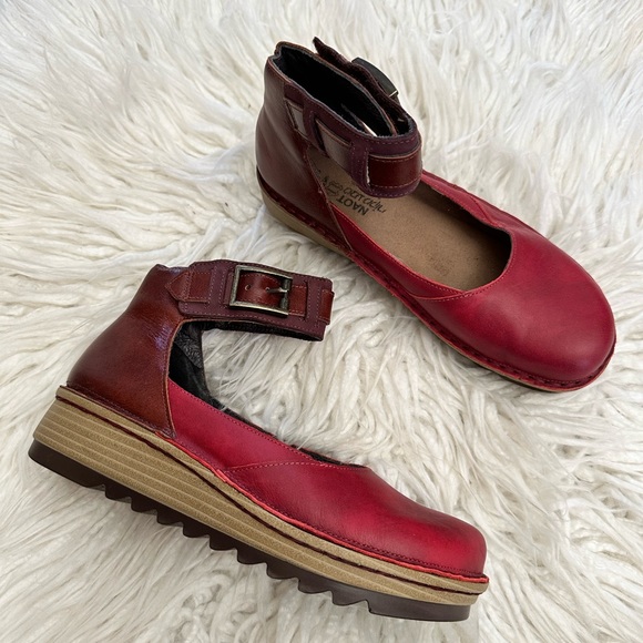 Naot Womens Sycamore Flats red leather ankle strap size 37 - Picture 1 of 10